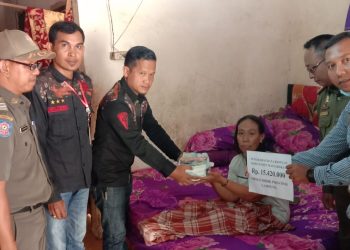 Ormas Bidik Provinsi Lampung Hari Ini  Menyerahkan Bantuan Ke Penderita Kanker Serviks Diwilayah Trimurjo Sebesar (15.420.000)
