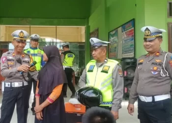 Ops Patuh Krakatau 2023, Satlantas Polres Lamteng Edukasi Pelajar Pentingnya Keselamatan Berlalu Lintas