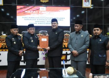 DPRD Kota Metro Gelar Paripurna dan Penandatanganan Persetujuan Bersama Walikota