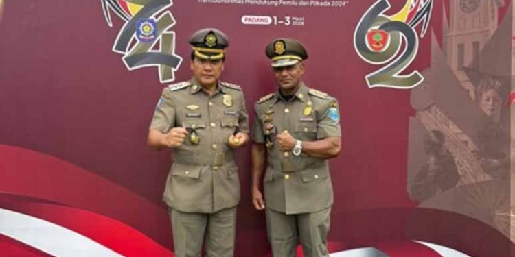 Wahdi Satu Dari Empat Wali Kota Diganjar Penghargaan “Karya Bhakti Sat Pol-PP” Oleh Mendagri