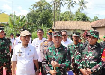 Asisten Ekbang Lampung Tengah Hadiri Penutupan TNI Manunggal Membangun Desa Ke-119 T.A 2024