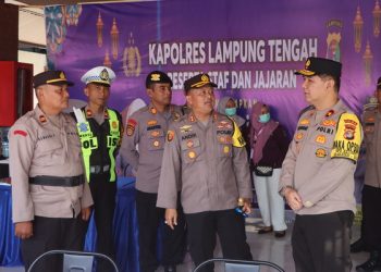 Dampingi Wakapolda Lampung, Kapolres Lampung Tengah Cek Pos Ops Ketupat Krakatau 2024