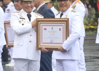 PEMERINTAH KOTA METRO KEMBALI RAIH PENGHARGAAN DARI MENDAGRI