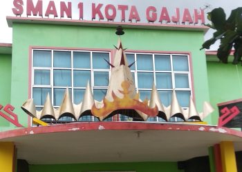 Kepala Sekolah SMAN I Kota Gajah di Laporkan Ke Kejari Lampung Tengah