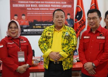 Arinal Djunaidi Ambil Berkas Pendaftaran Bacagub di DPD PDI Perjuangan Lampung