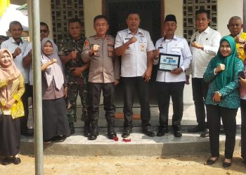 Camat Kecamatan BRN Bunga Kampung Mekar di dusun Kampung Sidowaras