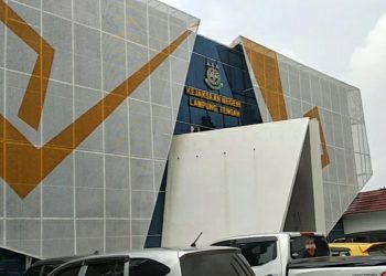 Kasi Intel Kejari kabupaten Lampung Tengah” Sekolah Boleh menarik uang komite”.