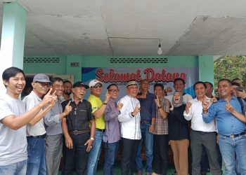 Kesejukan mewarnai silaturahmi antara Hi Bambang dan Anna di Kediaman Zuli