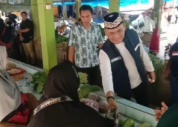 Pagi dan Mubaraq di Pasar Margorejo
