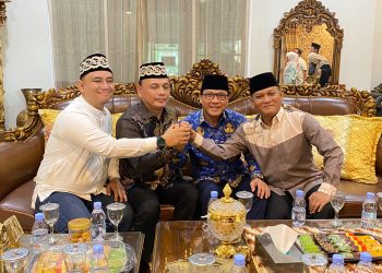 Silaturahmi ke Lamban Agung, Bambang-Rafieq Disambut Wahdi-Qomaru