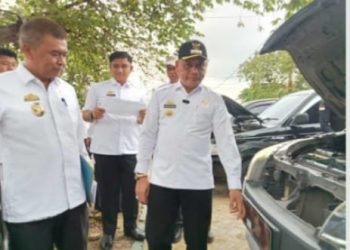 Wali Kota Metro Bambang Iman Santoso Bersama Wakil Wali Kota M. Rafieq Adi Pradana Melakukan pengecekan Kendaraan Dinas