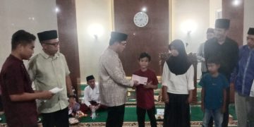 Tim II Safari Ramadhan Salurkan Bantuan Rp 21 Juta untuk Masjid Adz Dzikir