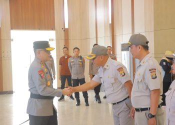 Kapolda Lampung Pimpin Upacara Kenaikan Pangkat PNS Polri