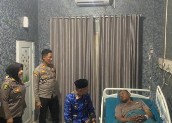 Gubernur Lampung Jenguk Polisi yang Terluka Saat Amankan Aksi Petani Singkong