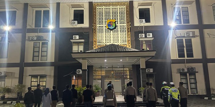 Personel Polres Metro Gelar Apel Siaga dan Patroli Selama Libur Panjang Hari Raya Waisak Jaga Kondusifitas Kota Metro