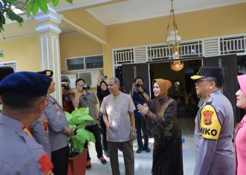 Kapolda Lampung Bersama Pejabat Utama Polda Lampung Laksanakan Anjangsana Dalam Rangka Hari Bhayangkara  ke 79
