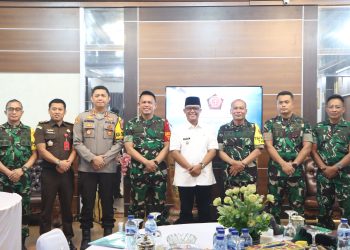 Bupati Lampung Tengah Ardito Wijaya Menerima Kunjungan Tim  Wasev TMMD Ke-125 Di Rumah Dinas Bupati