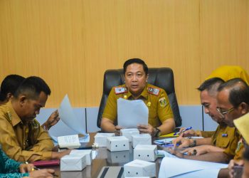 Sekretaris Daerah Lampung Tengah Welly Adiwantra Memimpin Rapat Tim Pembina Lomba Kampung Tahun 2025