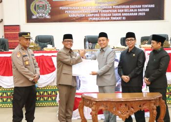 Bupati Lampung Tengah Ardito Wijaya, Menghadiri Rapat Paripurna DPRD Kabupaten Lampung Tengah Dalam: Rangka Persetujuan Bersama Rancangan Peraturan Daerah Tentang Perubahan APBD Tahun Anggaran 2025