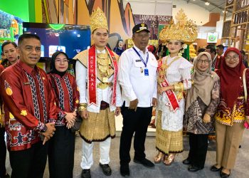 Wakil Bupati Lampung Tengah I Komang Koheri Mewakili Bupati Ardito Wijaya Menghadiri Pembukaan Apkasi Otonomi Expo (AOE) 2025