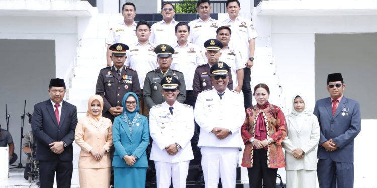 Bupati Lampung Tengah, dr. H. Ardito Wijaya, M.K.M Bertindak Sebagai Inspektur Upacara Peringatan Hari Pahlawan