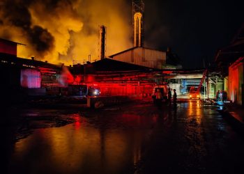 Kebakaran Hebat Hanguskan Pabrik PT SPM II di Lampung Tengah, Kerugian Capai Puluhan Miliar