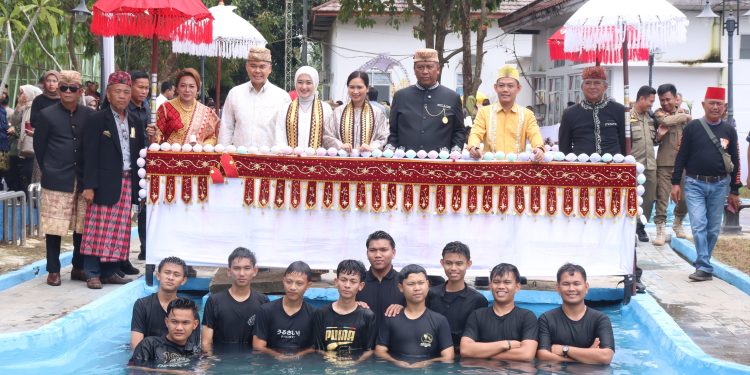 Dalam Rangka Menyambut Datangnya Bulan Suci Ramadhan 1447 Hijriah, Pemkab Lampung Tengah Gelar Acara Adat Turun Mandi Blangikhan