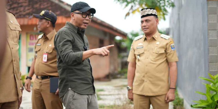 Gubernur Lampung Didampingi Walikota Metro Tinjau Jalan Pattimura