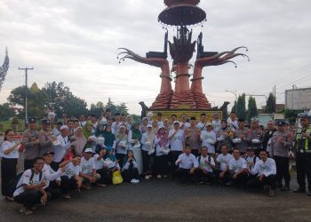 Wujud Kepedulian Polri Bersama Kemenag, Polres Lampung Tengah Bagikan Ratusan Takjil Untuk Masyarakat