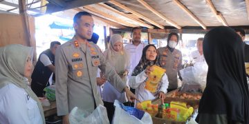 Kapolres Metro Polda Lampung Bersama Instansi Terkait Cek Ketersediaan Sembako di Pasar Kopindo Jelang Idul Fitri