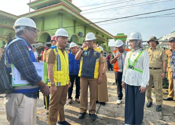 Keluhan Warga Dijawab, Jalan Pattimura Metro Mulai Diperbaiki