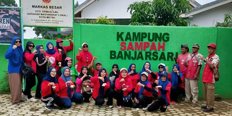 Senam Tuker Sampah Budayakan Malu Buang Sampah Sembarangan