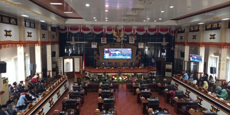 Wali Kota dan Wakil Wali Kota Metro Hadiri Rapat Paripurna DPRD, Simak Pidato Kenegaraan Presiden Prabowo Subianto