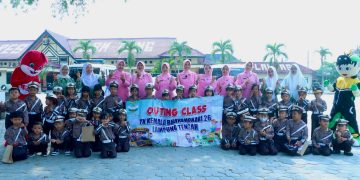 Ceria Belajar Bersama Polisi, TK Kemala Bhayangkari 26 Lampung Tengah Gelar Outing Class